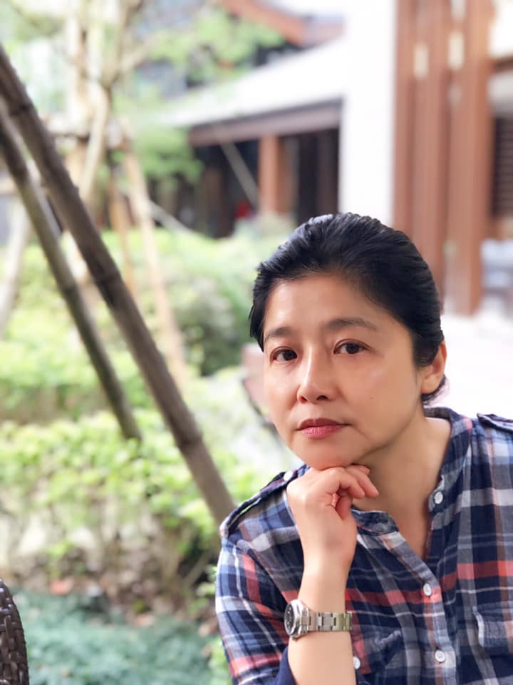 黃雅珉為前夫還3千萬！離婚坦言「他根本不愛我」借精生子「18歲帥兒出道」：願你突破萬難