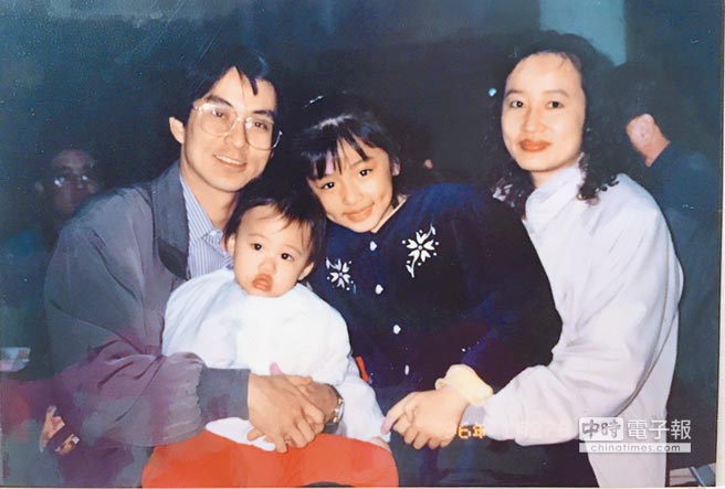 王瞳不滿被家人當搖錢樹「曾與母1年不說話」　「母女29年第一次溝通」誓言不再讓爸媽擔心