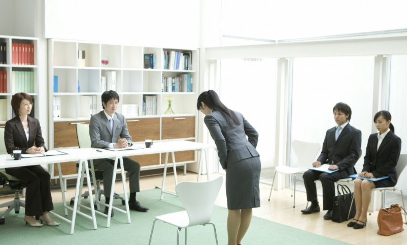 面試官：「主」字少一點，是什麼字？小夥回答「王」卻被淘汰！