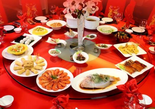 老人今60大壽！結束買單「子女全裝醉」　養子主動結帳「櫃台一句話」全家矇了
