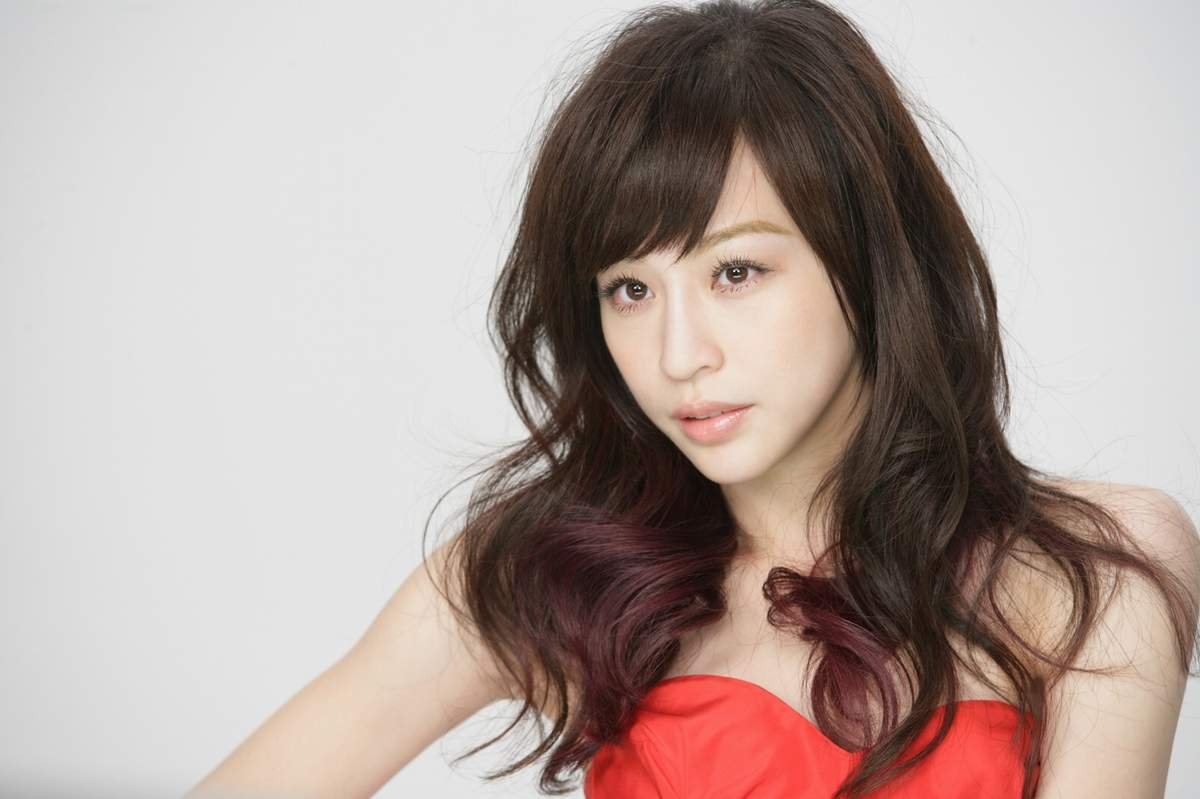 進廠維修？王心凌現身「臉腫香腸嘴」五官全變了　網友一看驚喊：「真的認不出來.....」