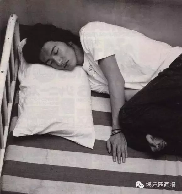 50歲的工藤靜香被嘲容顏已衰，卻被「男神木村拓哉」寵愛16年！一看她年輕時的照片，才發現木村拓哉早計畫好了