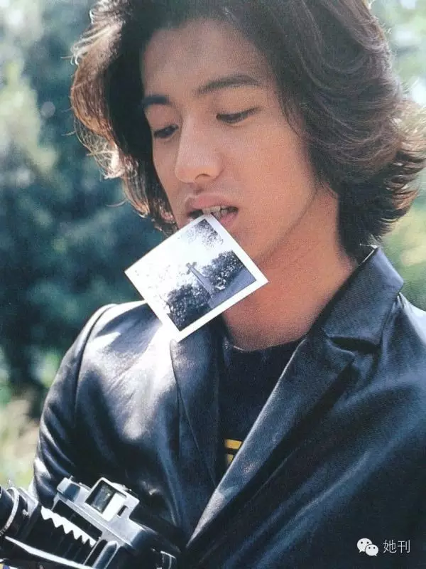 50歲的工藤靜香被嘲容顏已衰，卻被「男神木村拓哉」寵愛16年！一看她年輕時的照片，才發現木村拓哉早計畫好了