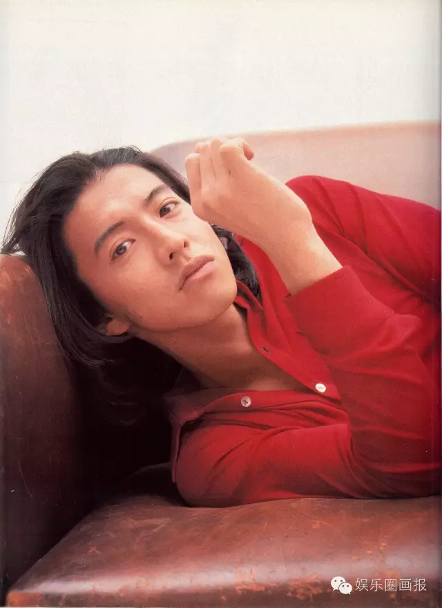 50歲的工藤靜香被嘲容顏已衰，卻被「男神木村拓哉」寵愛16年！一看她年輕時的照片，才發現木村拓哉早計畫好了