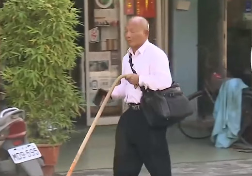 嘉義無人不知！神秘老伯「算命準到發毛」見他靠運氣　網友曝「我都還沒開口」：你有個沒出生的哥哥