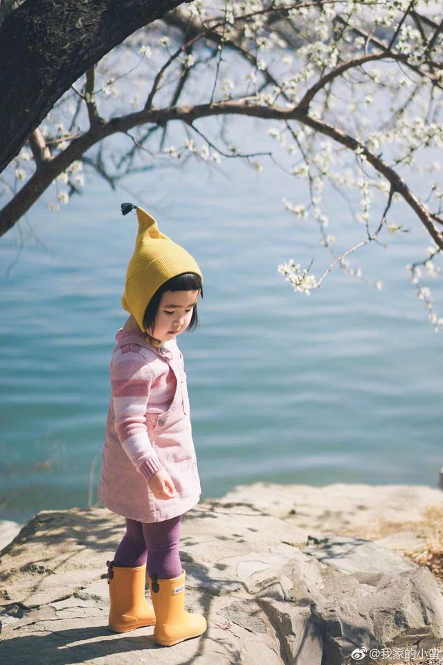 「吃貨小蠻」長大了！4歲可愛又俏皮，媽媽巧手打扮成時尚大咖：美翻了