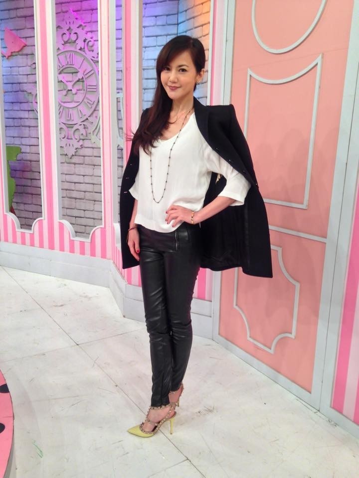 消失本土劇6年！簡沛恩驚喜po文「孩子順利出生」  44歲成「商界女強人」凍齡美貌被狂讚