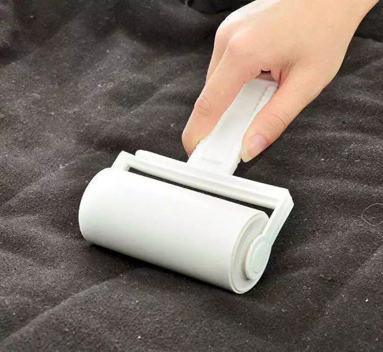 滿屋子頭髮難清理？只要「一根皮筋」全搞定，家裡一根髮絲都沒有