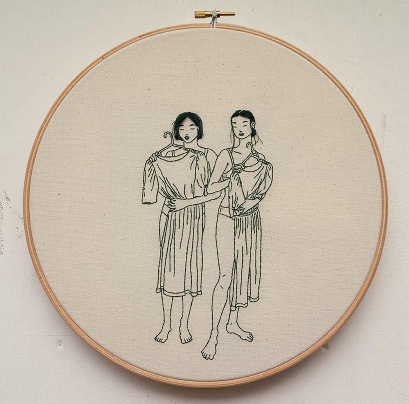 髮絲從布衝出來！她打造「唯美立體刺繡」爆紅　本尊是「電眼健康美女神」美翻網友：刺的是本人