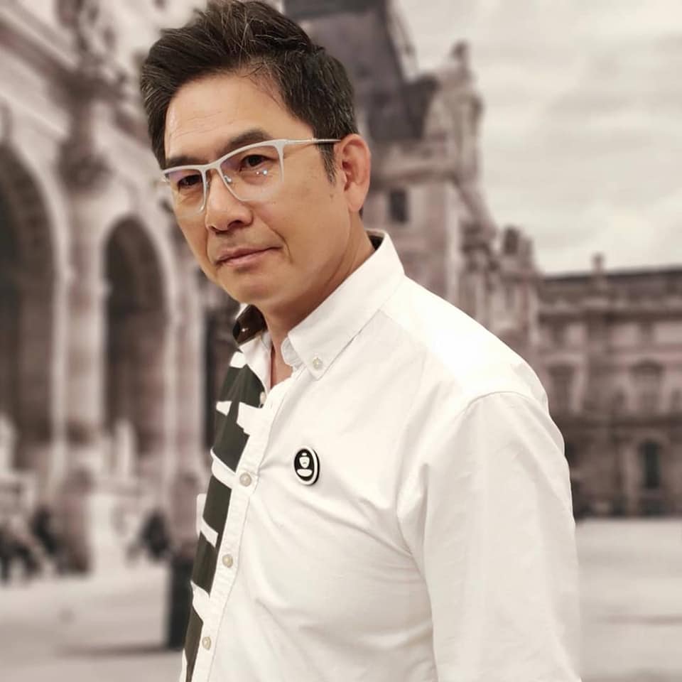 洪都拉斯「結縭24年賢妻曝光」熬過苦日子不離棄！「罕曬婚紗照」」整個人幸福肥甜誇：老婆照顧好