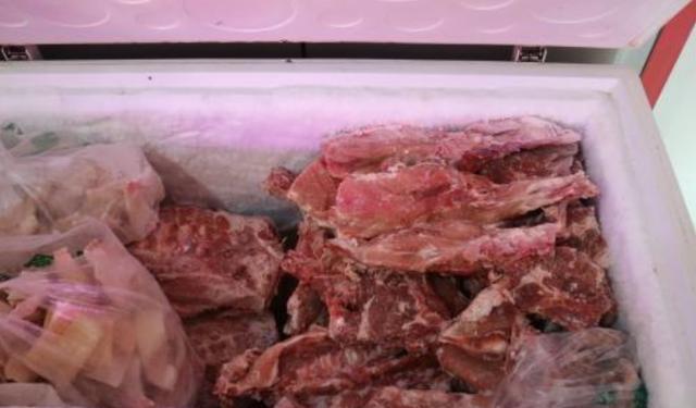 不管解凍什麼肉，都別用水泡！大廚教我「4招」，6分鐘搞定冷凍肉！ 