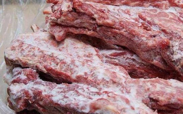 不管解凍什麼肉，都別用水泡！大廚教我「4招」，6分鐘搞定冷凍肉！ 