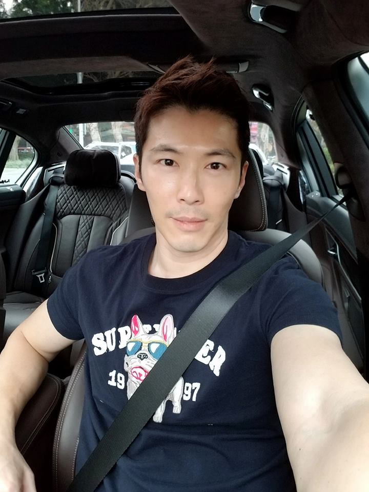 黃少祺臨停站崗護航妻小「儼然像家人保鑣」　停工3個月當稱職爸「每天接兒上下課」再累也值得