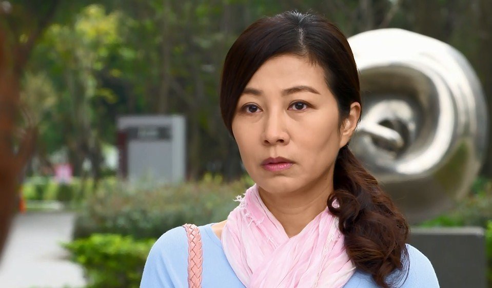 方文琳年過半百「舊病復發」依舊樂觀！兩個女兒被封「校花級美女」她開明鼓勵：多談戀愛