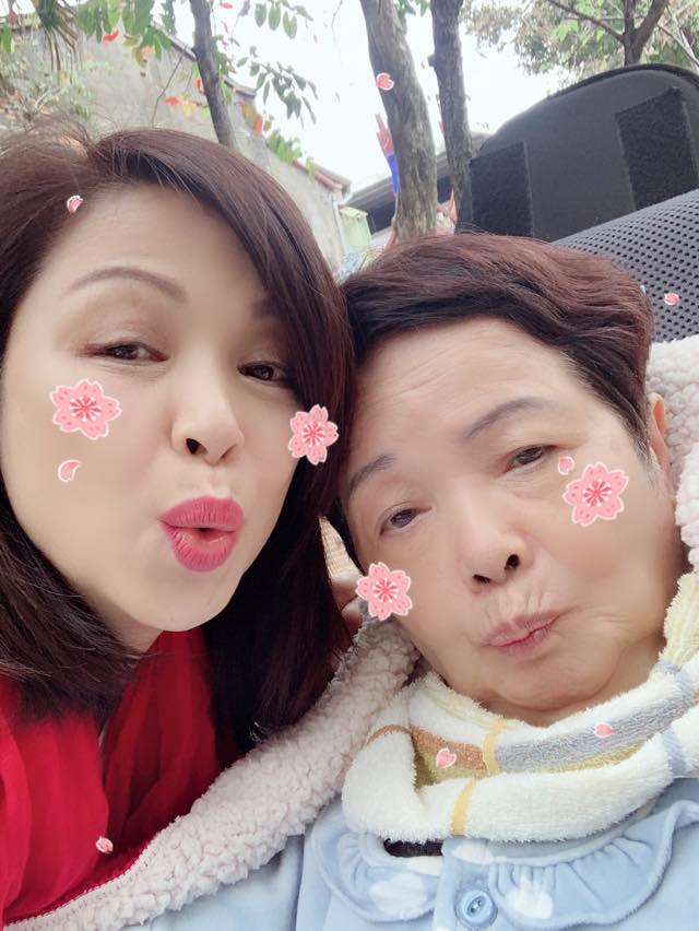 楊貴媚不只孝順還是好母親！曾急赴越南「淚崩擁養女」 親自添購家用暖心叮嚀：長大了要勇敢
