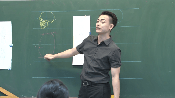 紅到日本去!台灣帥老師「手繪人體構造圖」教學 超狂成品「逼真到像3D」網看傻:醫學課還美術課?