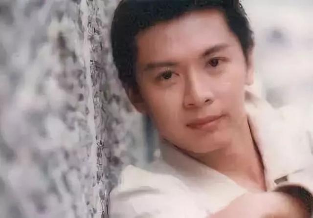 經典「林平之」何寶生「撇百億身家」皈依佛門！10多年後容貌依舊令人感概：紅塵囂囂一笑置之