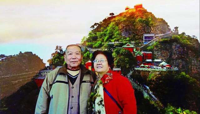 65歲才考駕照！「80歲退休夫妻」自駕旅遊橫跨4000多公里：活成最年輕樣貌