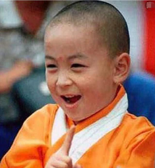 為什麼釋小龍多年不拍戲，卻有花不完的錢？網友：你也不看看他爸是誰