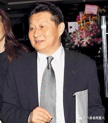 「丈夫公開外遇」為兒女苦撐31年豪門生活 「55歲離婚再嫁富商」終於收穫幸福