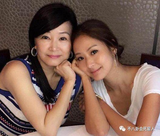 「丈夫公開外遇」為兒女苦撐31年豪門生活 「55歲離婚再嫁富商」終於收穫幸福