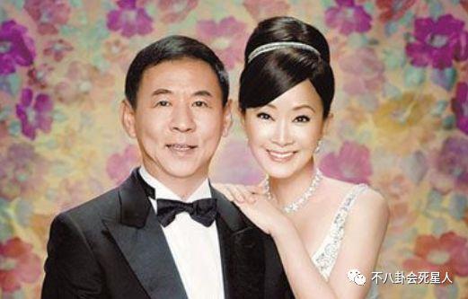 「丈夫公開外遇」為兒女苦撐31年豪門生活 「55歲離婚再嫁富商」終於收穫幸福