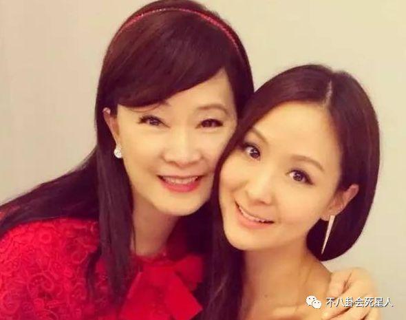 「丈夫公開外遇」為兒女苦撐31年豪門生活 「55歲離婚再嫁富商」終於收穫幸福