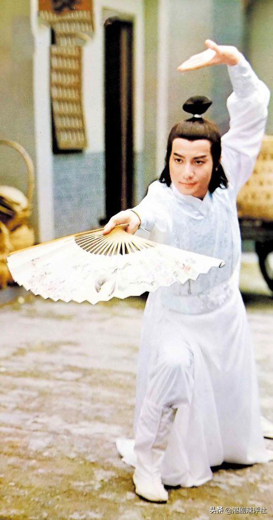 《天龍八部》石修「結婚只拍一張婚紗照」夫妻情深41年　「罹怪病3年體重爆瘦」難忘鄭少秋救命恩