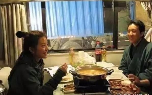 明星「片場吃飯照」曝光，胡歌、劉德華和彭于晏的差別一眼就看出來！難怪劉德華能火那麼久