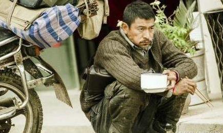 明星「片場吃飯照」曝光，胡歌、劉德華和彭于晏的差別一眼就看出來！難怪劉德華能火那麼久