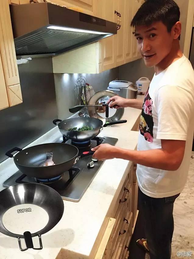 「為愛當全職主婦」掌財政大權投資賺的錢比老公多　相戀20年「與婆婆同住」始終感恩最美童話