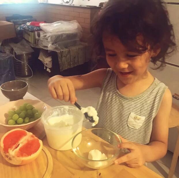 媽媽懷二寶！爸爸出差前「偷偷訓練5歲兒子」給媽做早餐　隔天一起床超驚喜：怎麼做到的？