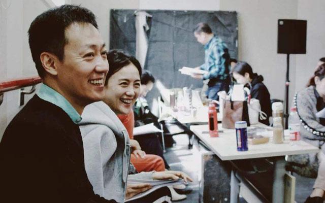他曾被酸「靠妻上位」用實力說話！婚後為孩子放棄巨額片酬  如今「恩愛24年」一家三口幸福惹人羨