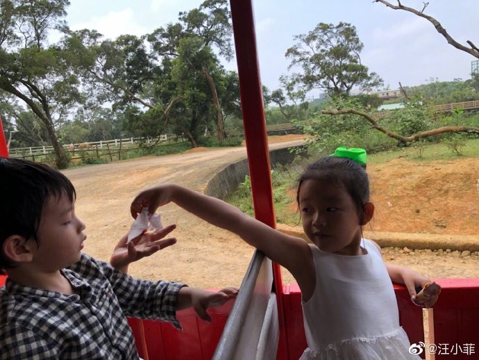 大S「2歲兒子近照」罕見曝光! 俊俏臉龐「五官超立體」網暴動:弟弟好帥