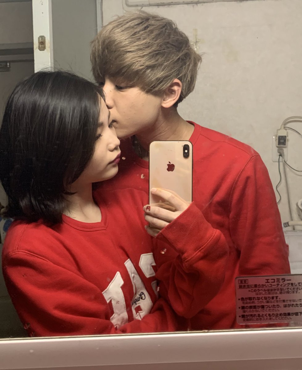 告白狂被拒絕!眼鏡宅男發奮「變身男模級天菜」 交到超Q女友放閃「女同學全看傻」:看錯你了