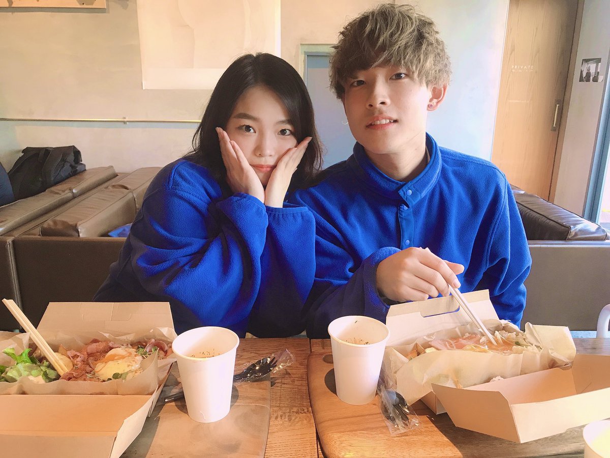 告白狂被拒絕!眼鏡宅男發奮「變身男模級天菜」 交到超Q女友放閃「女同學全看傻」:看錯你了