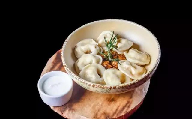 【心理測驗】從下列「四種餛飩料理」選一碗，測外人都不知道的，你內心「最真實的性格」！