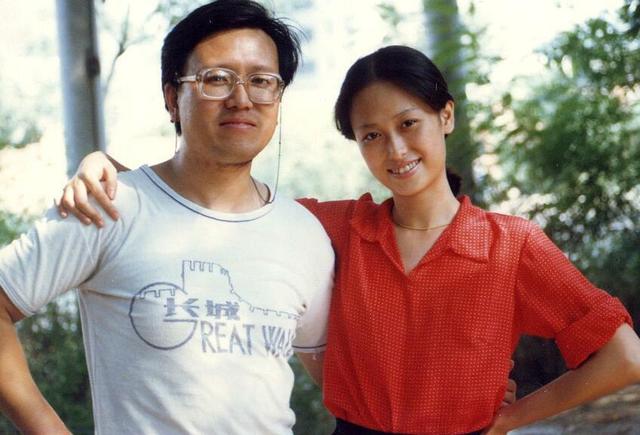 左翎17歲出道「31歲成名卻婚變」!二婚富商「定下婚姻協議」相伴一生 如今56歲依舊優雅迷人