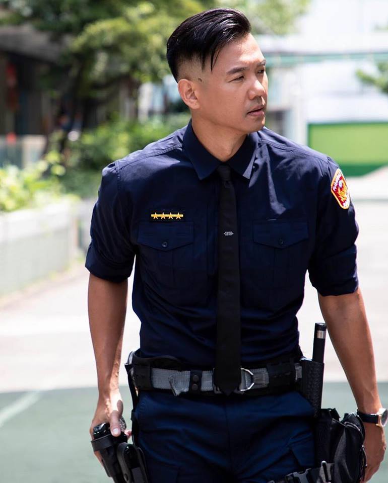 陳建州當警察首曝爺爺身分！ 曬他年輕帥照網驚「好像周潤發」感謝有機會「致敬天上的他」