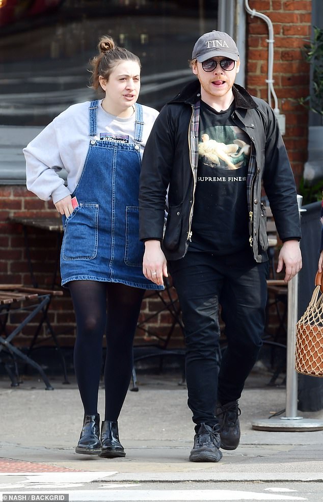 榮恩結婚了!《哈利波特》榮恩被爆「已低調秘婚」 手上婚戒露餡「愛情長跑8年超正女友」曝光❤