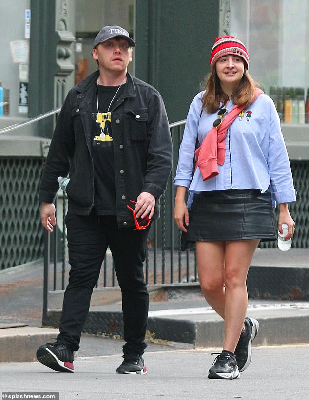 榮恩結婚了!《哈利波特》榮恩被爆「已低調秘婚」 手上婚戒露餡「愛情長跑8年超正女友」曝光❤