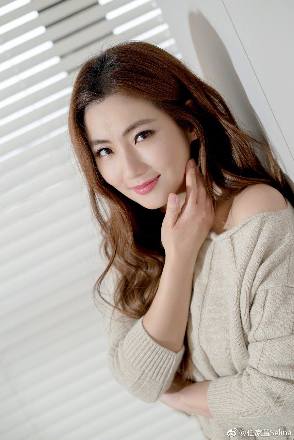 Selina宣布「交往小11歲張軒睿」轟動兩岸 曬放閃照「好姐妹Hebe激動留言」網崩潰:露出馬腳了!