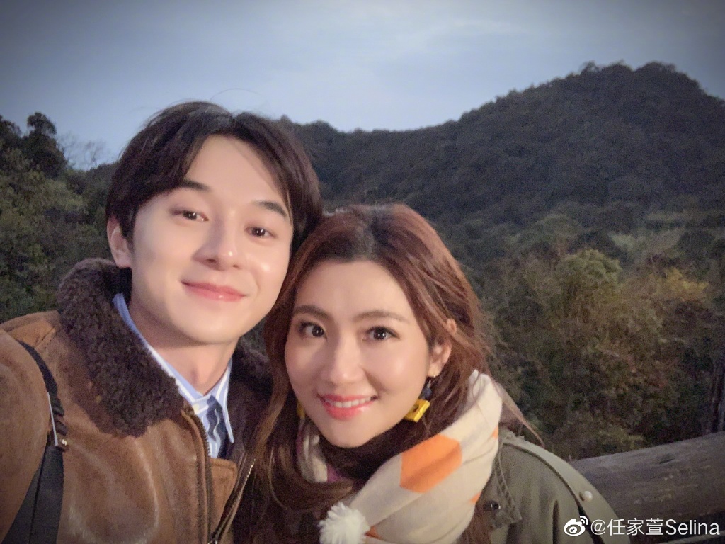 Selina宣布「交往小11歲張軒睿」轟動兩岸 曬放閃照「好姐妹Hebe激動留言」網崩潰:露出馬腳了!