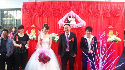 衝動結束7年婚姻！為了女兒「決定找前夫復婚」  看見掛客廳的「婚紗照」我直接呆愣在原地：錯得太多了