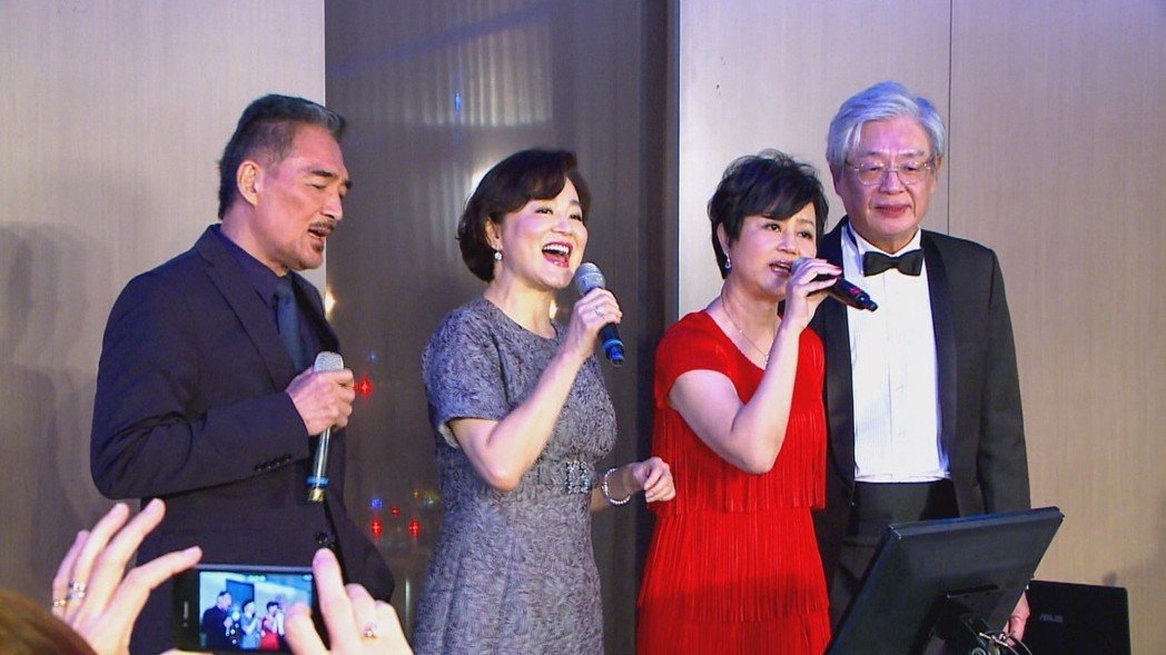 「影后閨蜜」婚禮「林青霞親自獻唱」大咖好友全到場　「60歲再當嫁娘」擁抱幸福第二春