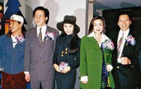 50歲張敏近照曝光!老公沒想到是冷峻帥哥!三字點評周星馳太準確!