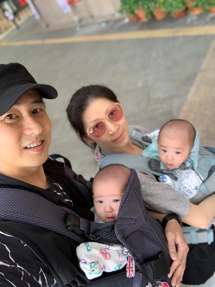 46歲顏嘉樂堅持親餵「高齡育兒一打二」嘆真不是人做的 曬4個月大龍鳳胎長相「遺傳大眼萌翻」