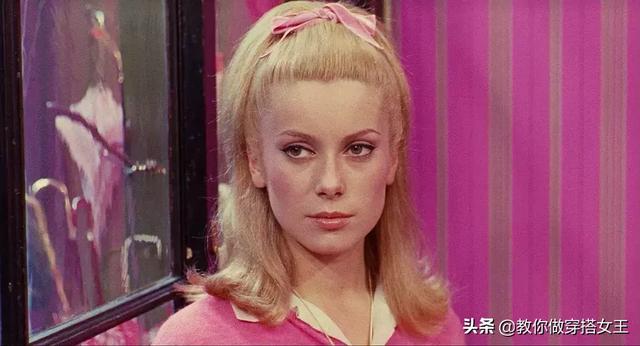 無懼年齡！法國「第一冰美人」叱吒55年「75歲如真人芭比」：真正的美人永不遲暮