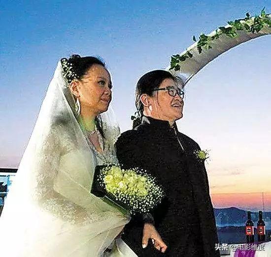 認識9天就閃婚！劉歡求婚「被朋友酸長得醜」妻子卻點頭   「相伴恩愛31年」眼神眾人羨：愛藏不住