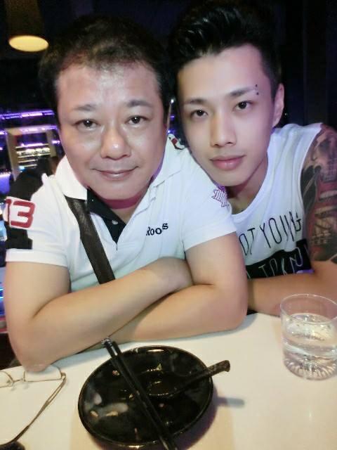 安迪走了五個月…兒夢見爸爸「抱他痛哭道別」起床問「你在嗎?」擲出聖筊惹淚崩